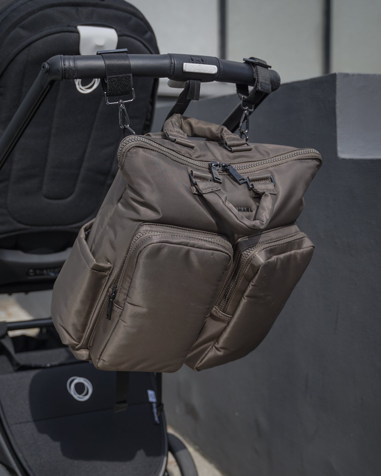 Ozzy Changing Tote / Backpack 2.0 Chocolate