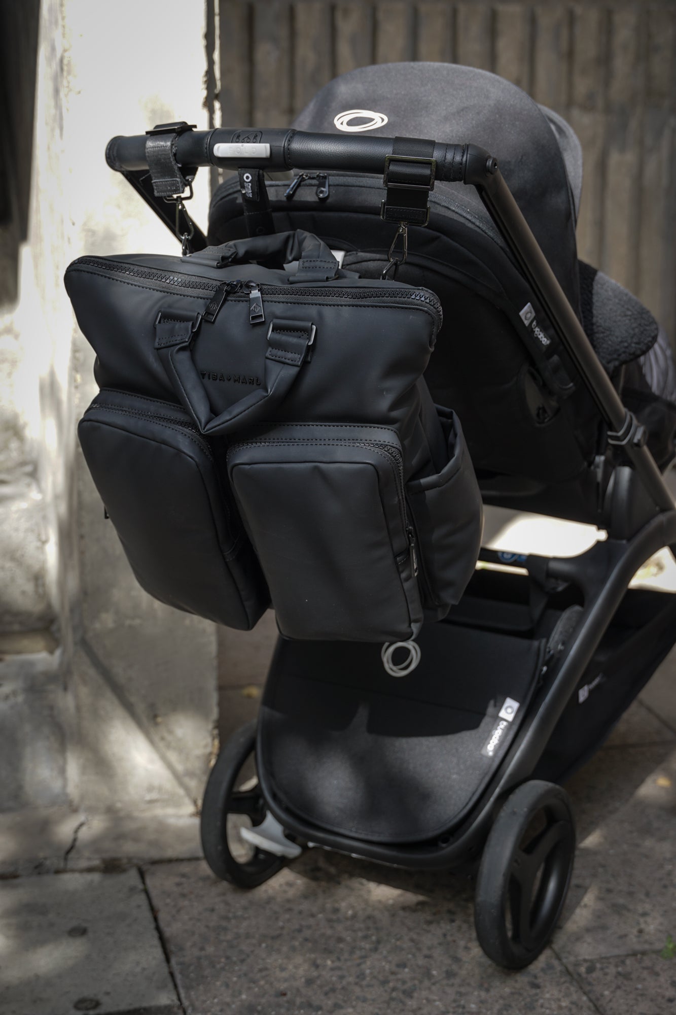 Ozzy Changing Tote / Backpack 2.0 Matte Black
