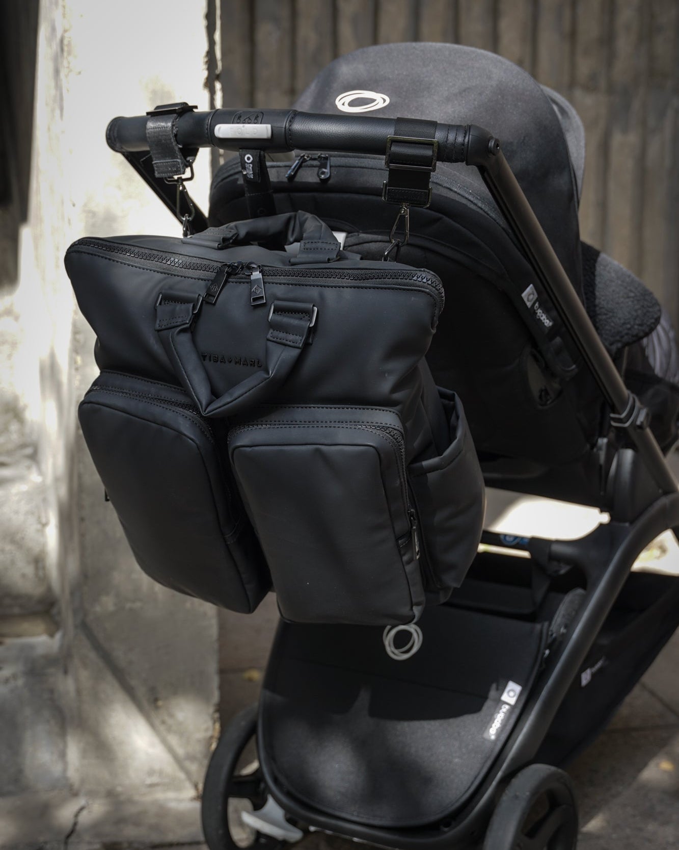 Ozzy Changing Tote / Backpack 2.0 Matte Black