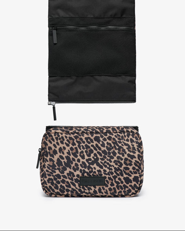 T+M Travel Hanging Changing bag / Organiser Leopard Print