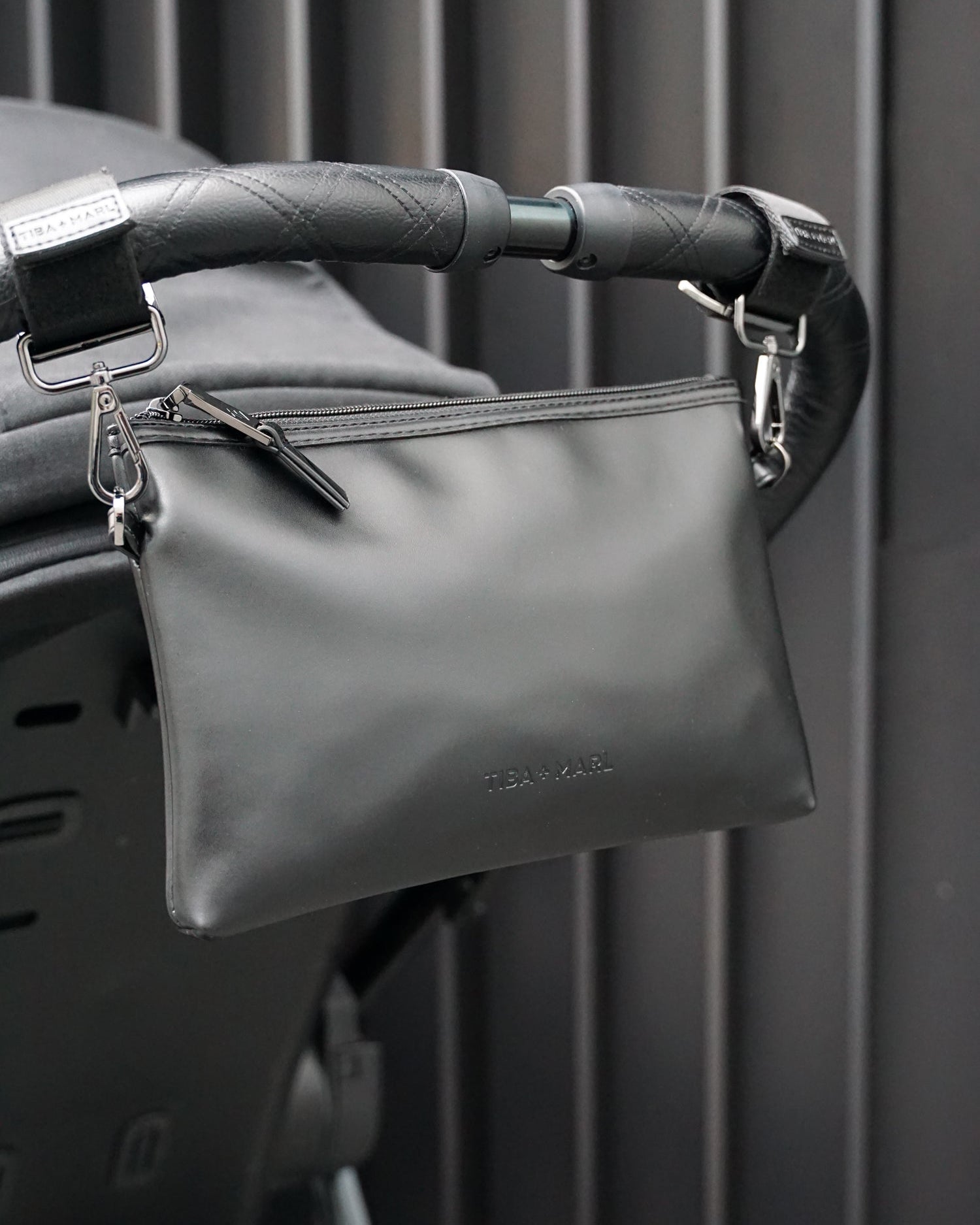 T+M Cross Body Bag Black