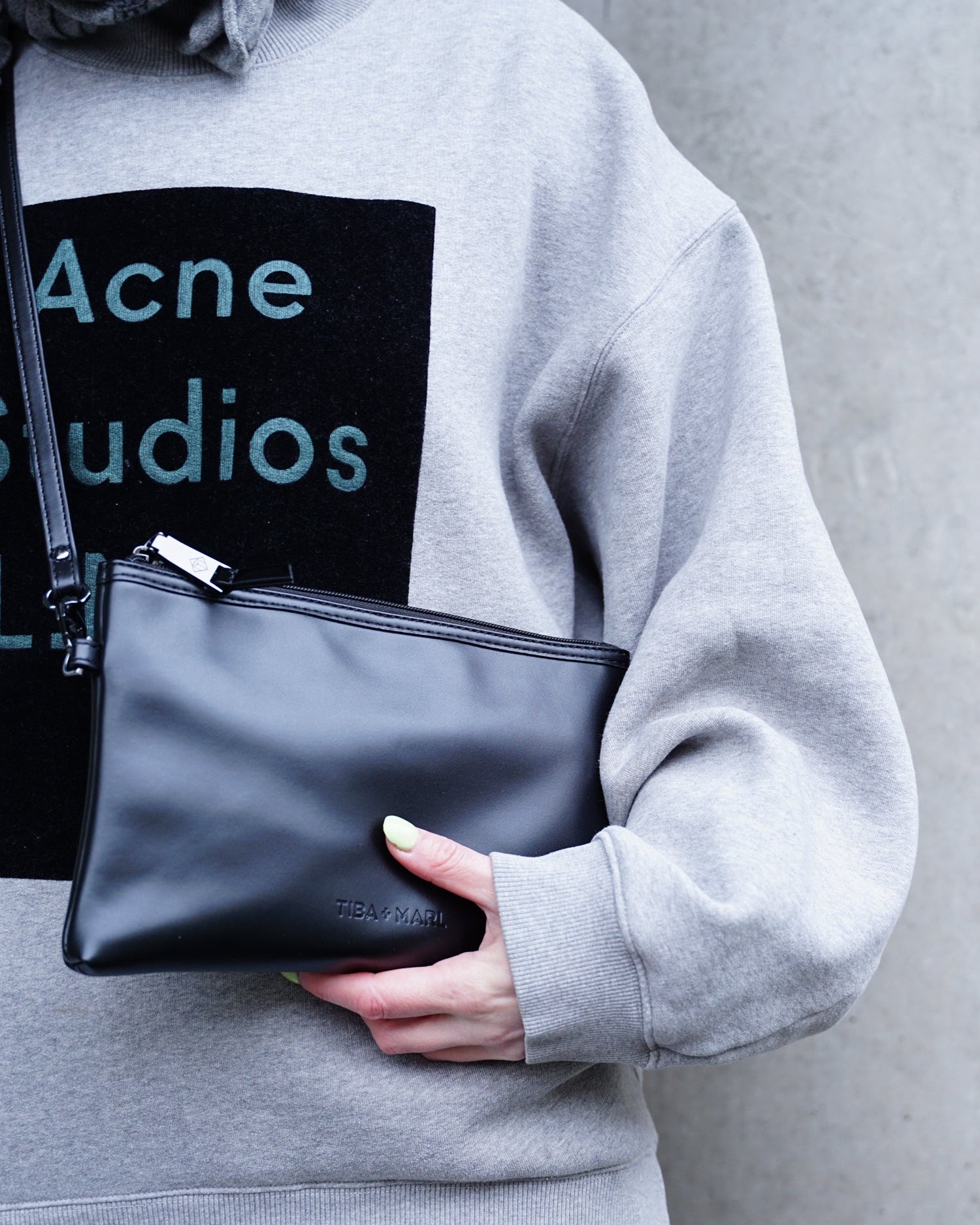 T+M Cross Body Bag Black