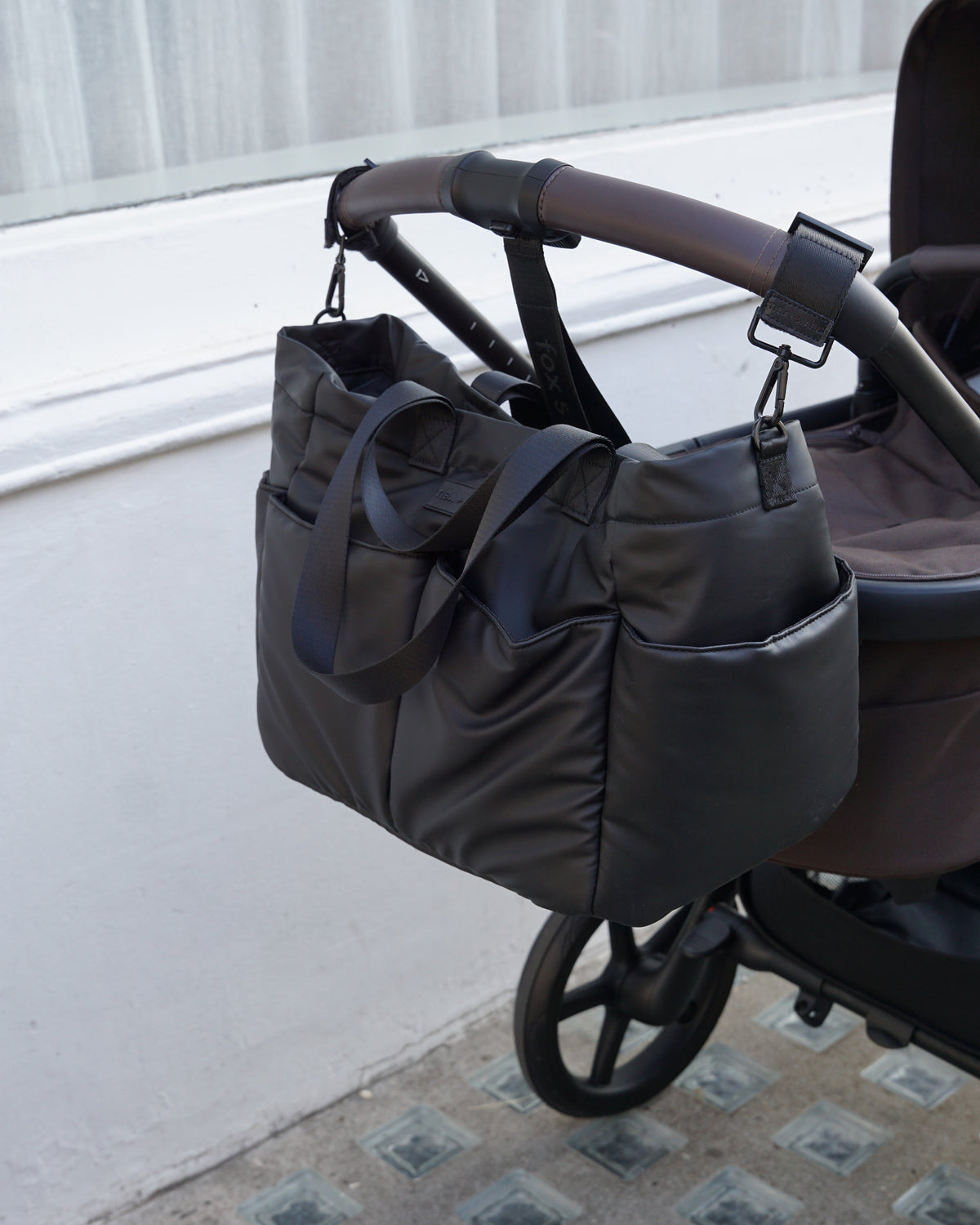 T+M Canvas Pocket Tote Matte Black