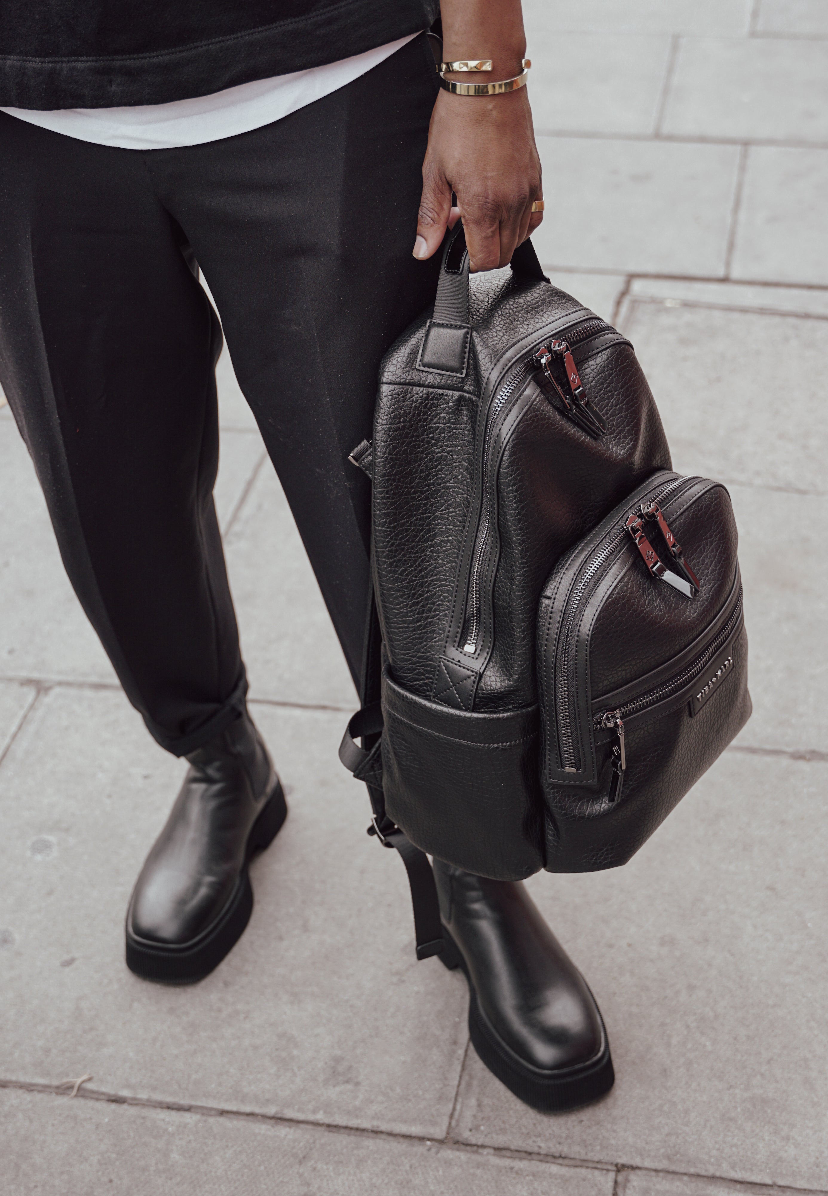 Elwood 2.0 Changing Backpack Black