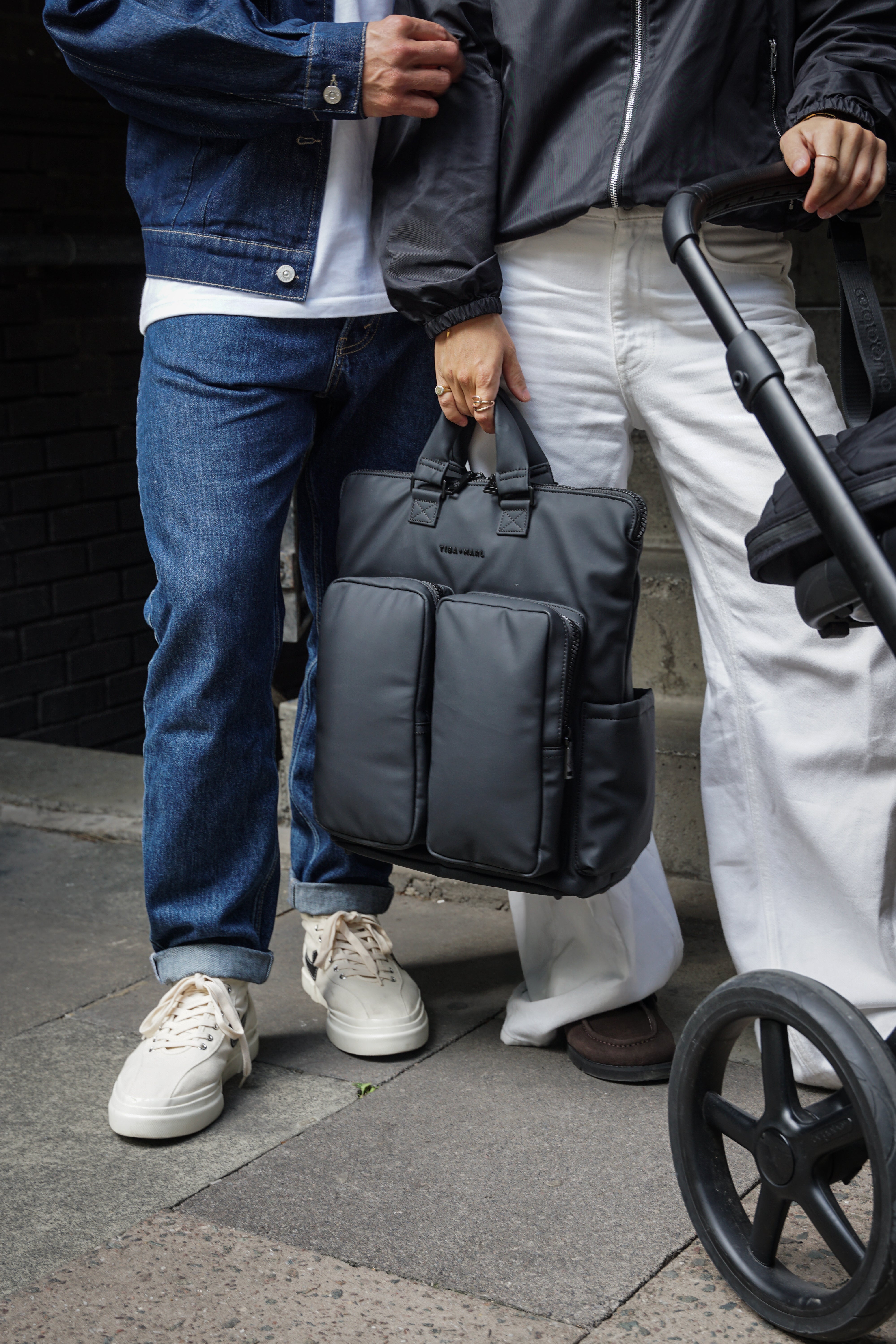Ozzy Changing Tote / Backpack 2.0 Matte Black