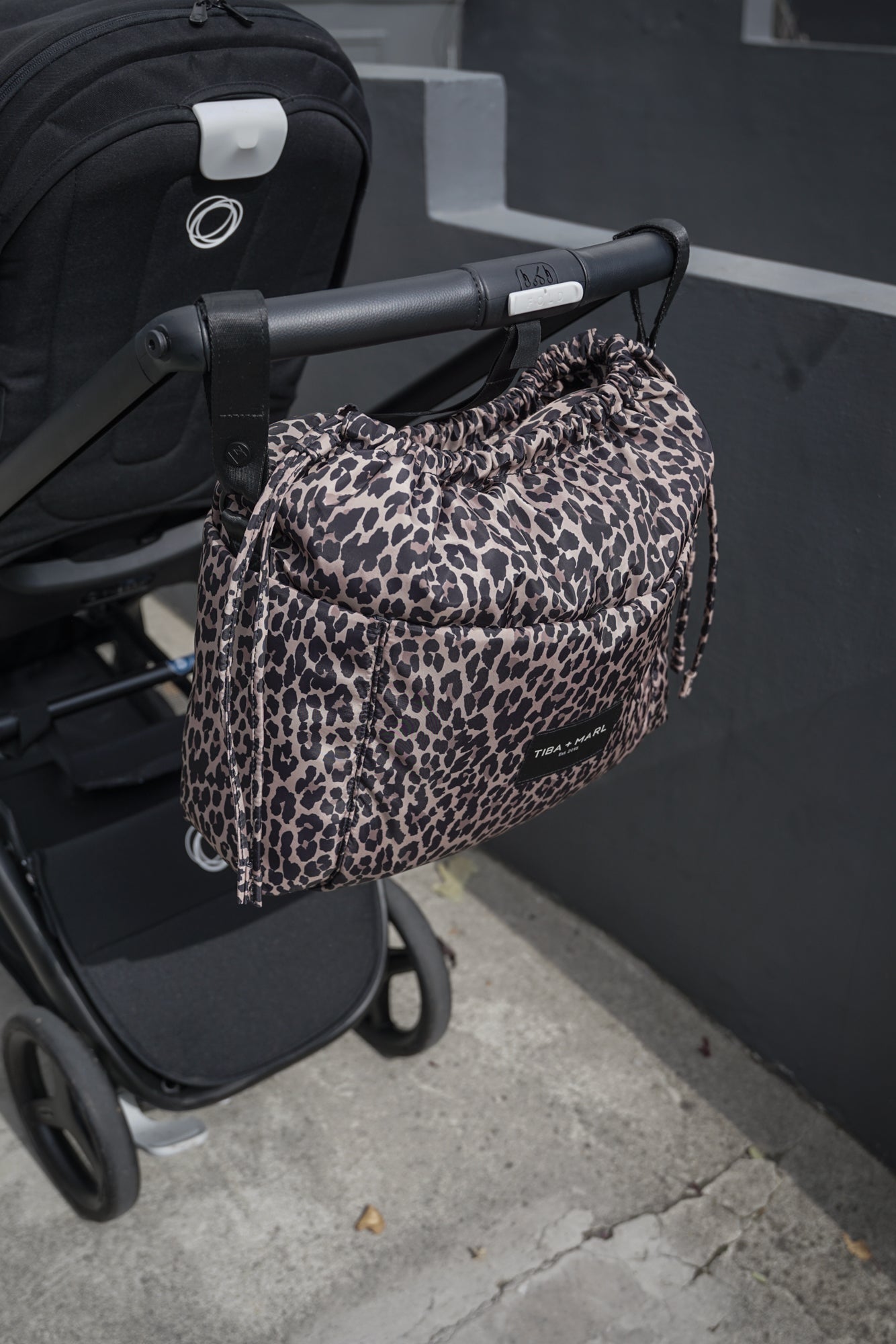 LARGE LUNA DRAWSTRING STROLLER BAG LEOPARD PRINT